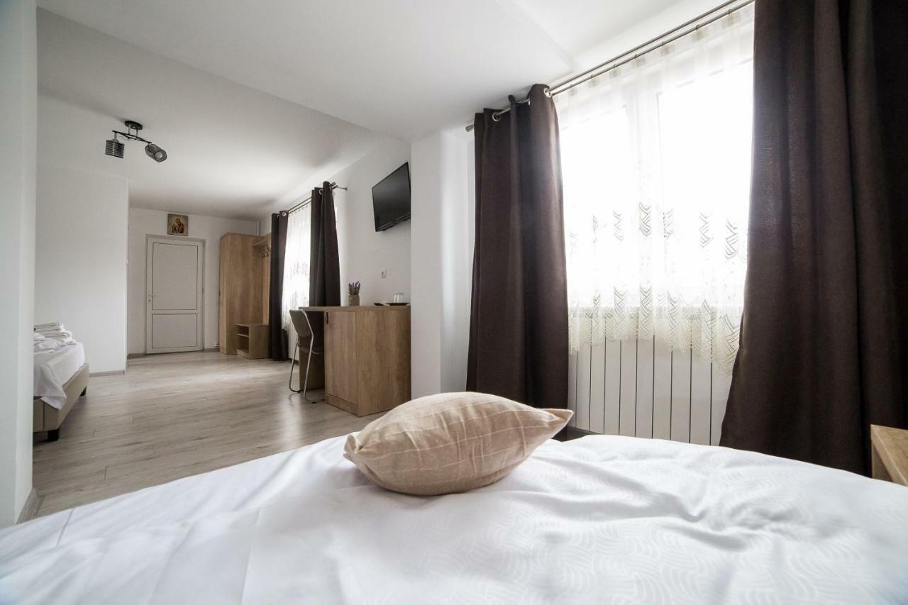 Casa Burduhos Otel Câmpulung Moldovenesc Dış mekan fotoğraf