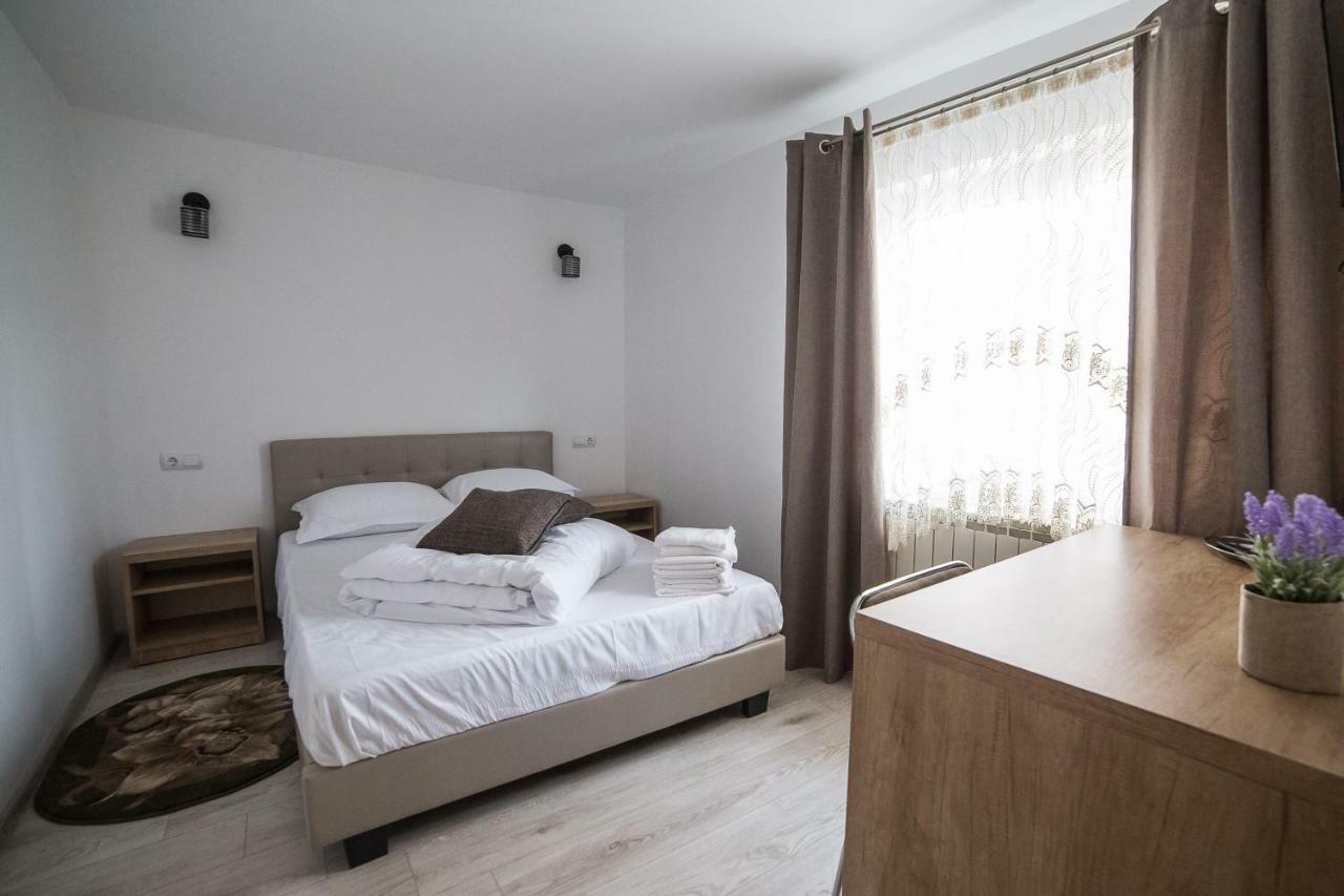 Casa Burduhos Otel Câmpulung Moldovenesc Dış mekan fotoğraf