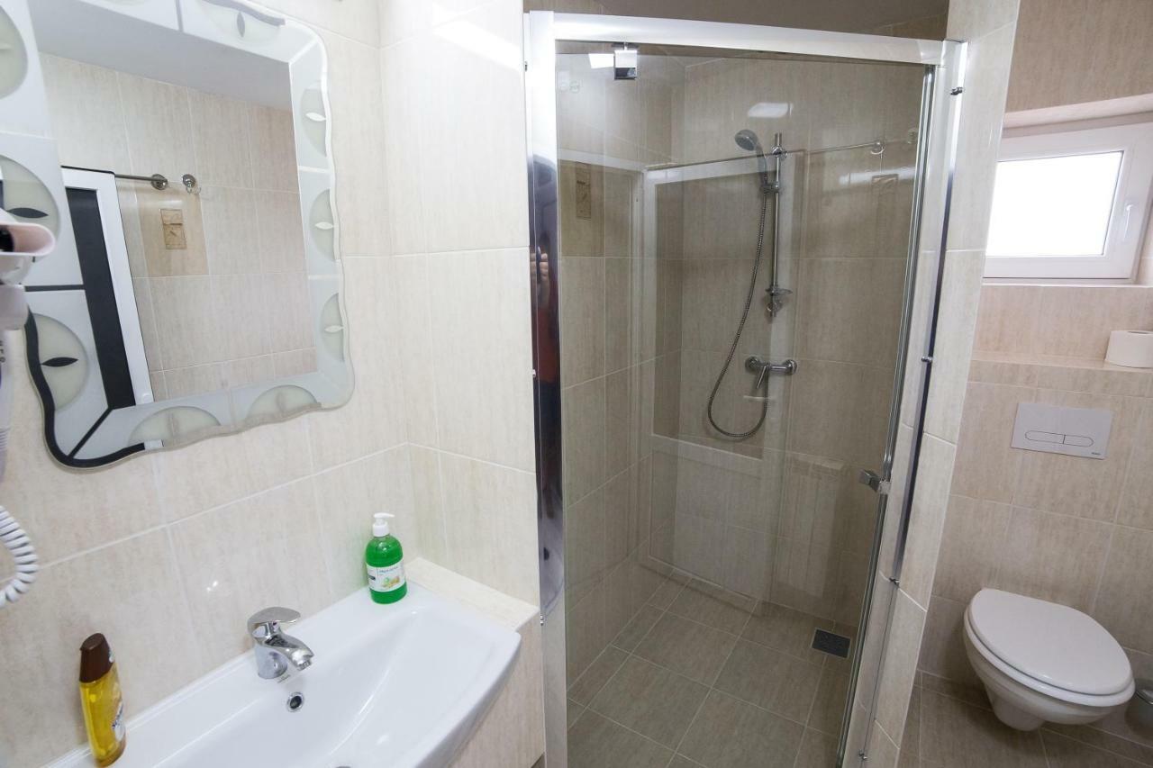 Casa Burduhos Otel Câmpulung Moldovenesc Dış mekan fotoğraf