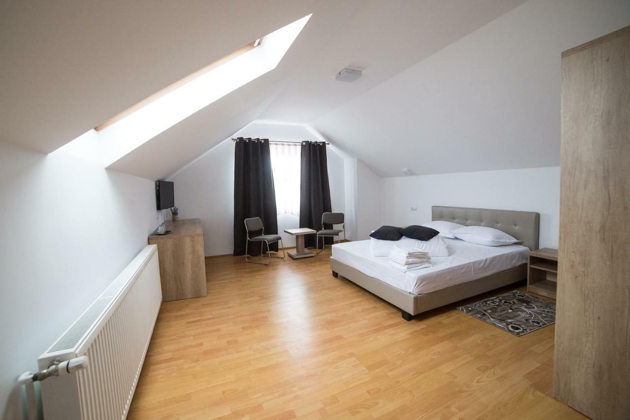 Casa Burduhos Otel Câmpulung Moldovenesc Dış mekan fotoğraf