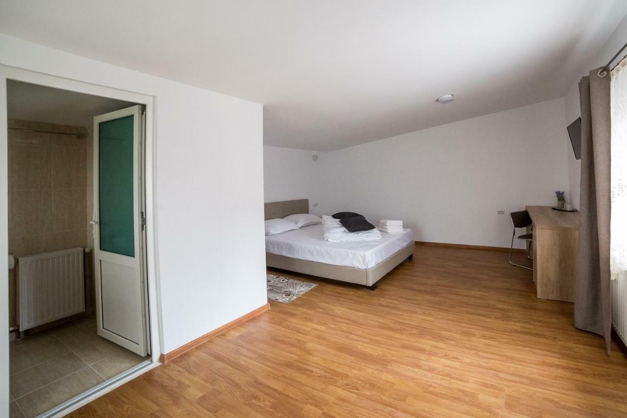 Casa Burduhos Otel Câmpulung Moldovenesc Dış mekan fotoğraf