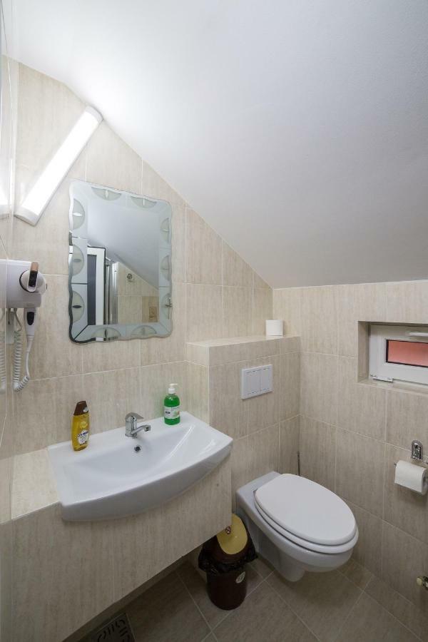 Casa Burduhos Otel Câmpulung Moldovenesc Dış mekan fotoğraf