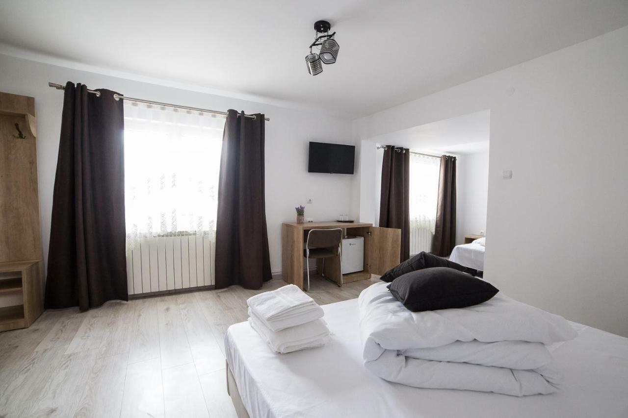 Casa Burduhos Otel Câmpulung Moldovenesc Dış mekan fotoğraf