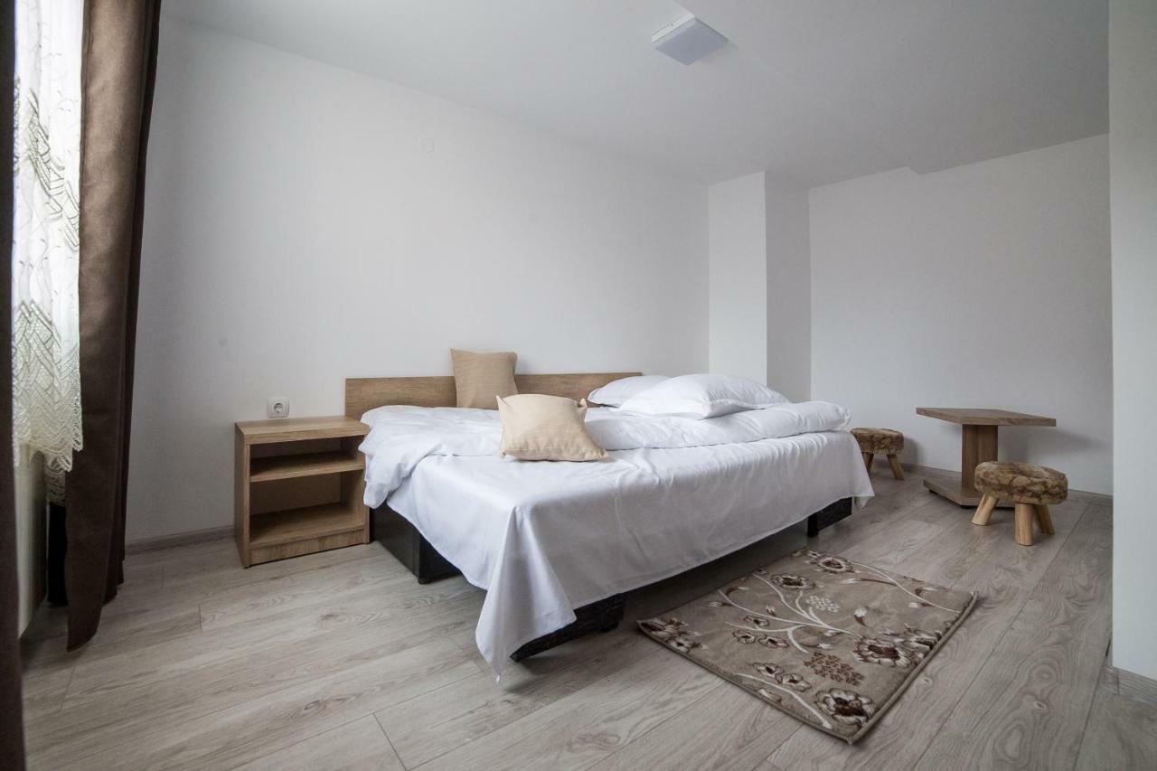 Casa Burduhos Otel Câmpulung Moldovenesc Dış mekan fotoğraf