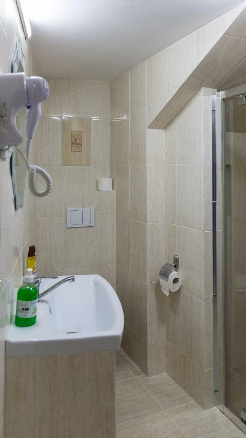 Casa Burduhos Otel Câmpulung Moldovenesc Dış mekan fotoğraf