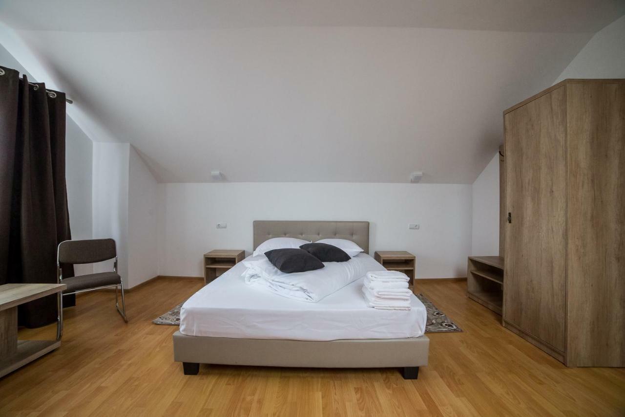 Casa Burduhos Otel Câmpulung Moldovenesc Dış mekan fotoğraf