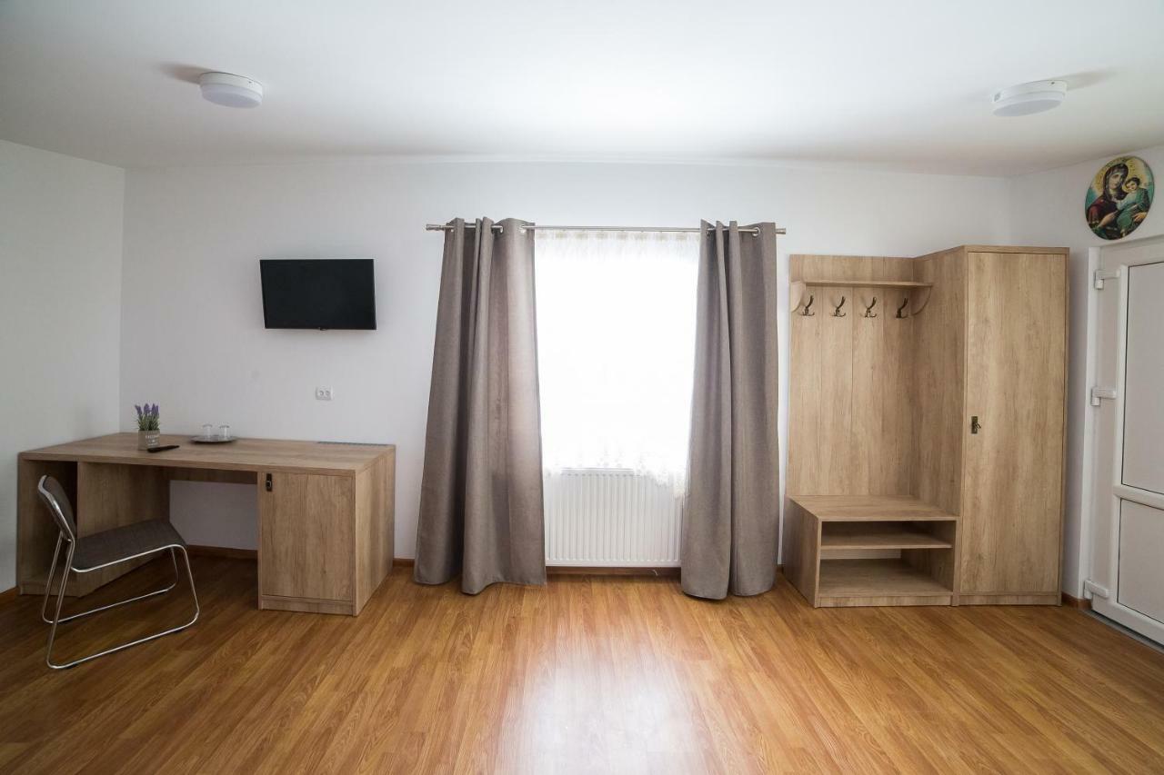 Casa Burduhos Otel Câmpulung Moldovenesc Dış mekan fotoğraf
